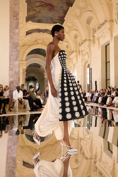 Look 26